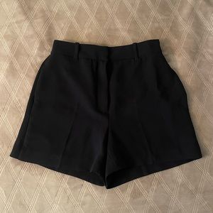 (Aritzia) Effortless Short
